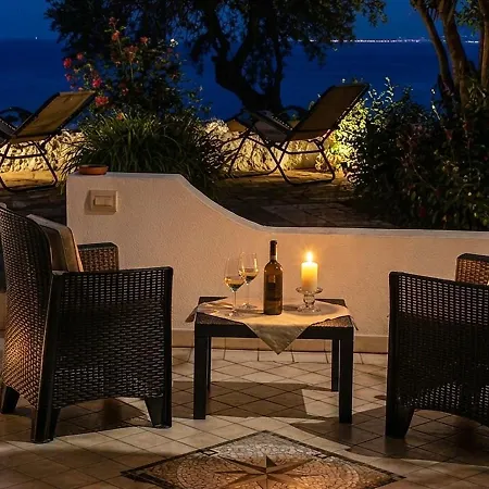 Bed & Breakfast Barracuda Sea View & Dinner Experience