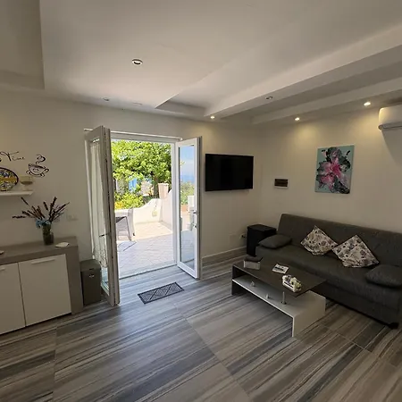 Barracuda Sea View & Dinner Experience Bed & Breakfast 4*