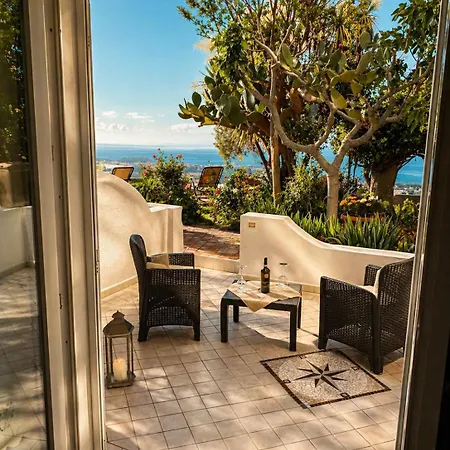 Barracuda Sea View & Dinner Experience Couette-café 4*